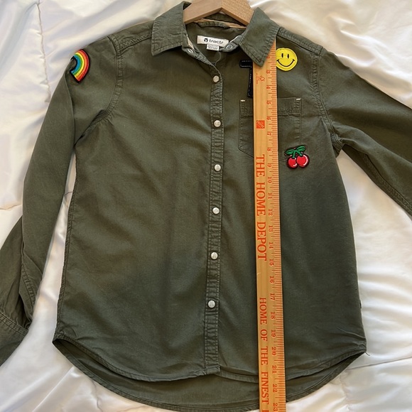 Tractr Button Down Shirt with Patches - Picture 8 of 9